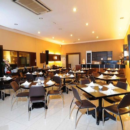 Hotel Kapuas Dharma Pontianak Exterior foto